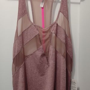 Lululemon tank NWT size. 8